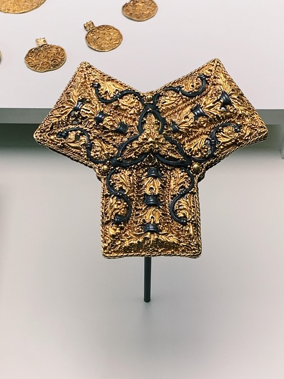 Viking-Carolingian Golden Brooch