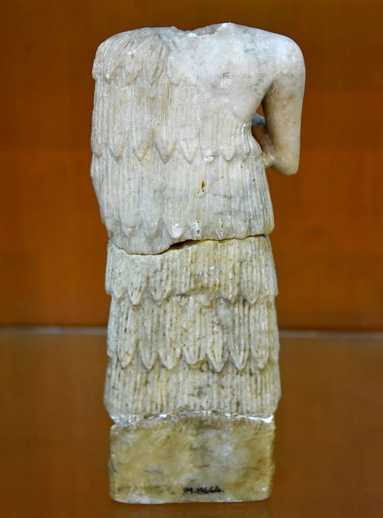 Statue of a Sumerian Female from Khafajah [Rear View]
